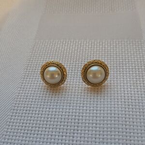 Vintage Gold and Pearl Stud Earrings